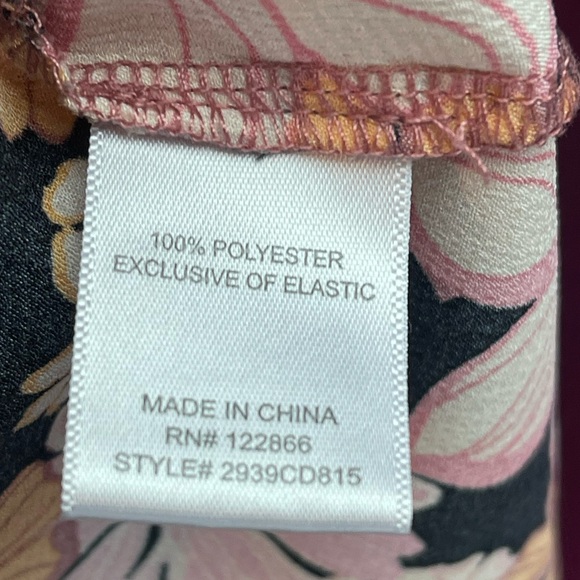 Chenault size medium floral print blouse - Picture 6 of 6